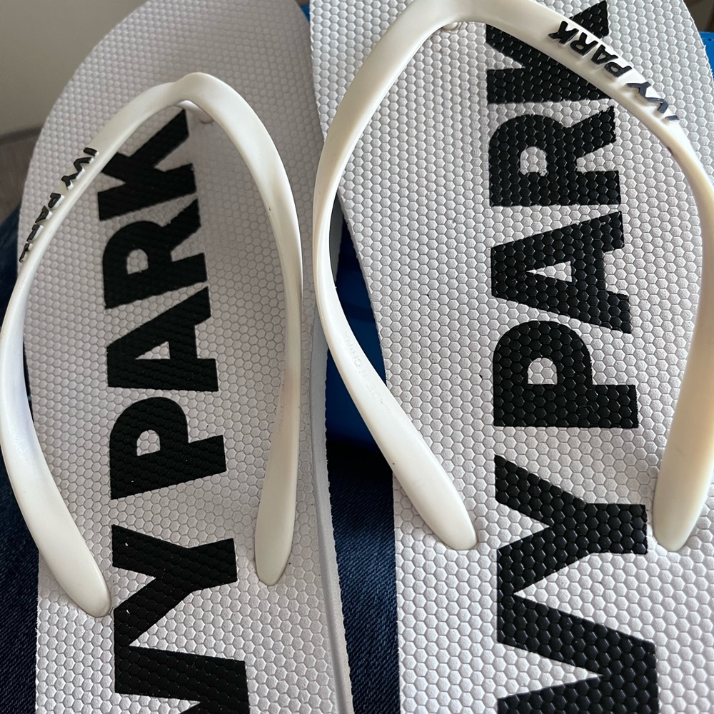 IVY PARK (Beyoncé Brand), White Flip Flop- Size 7/8